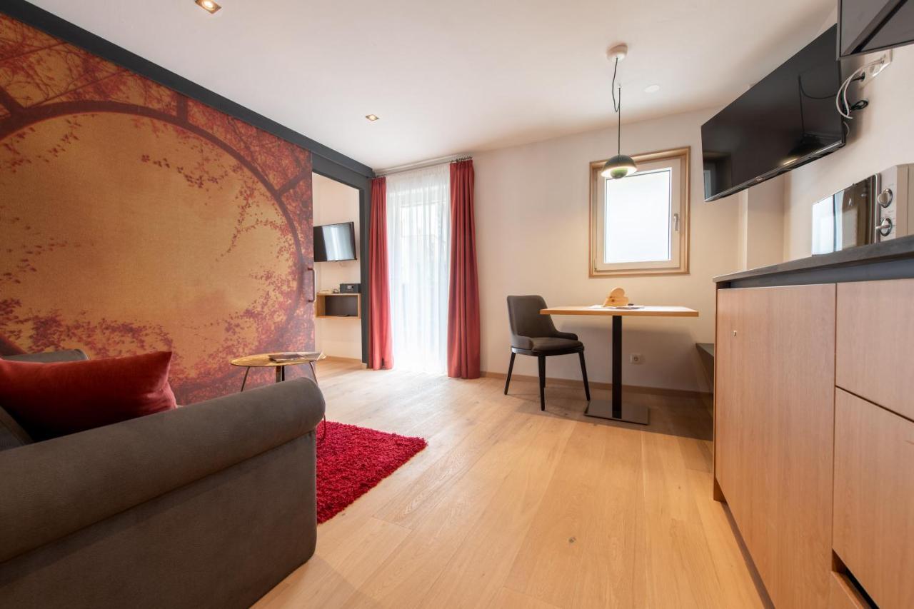 Lapis Monti - Apartments & Suites Burgusio Luaran gambar
