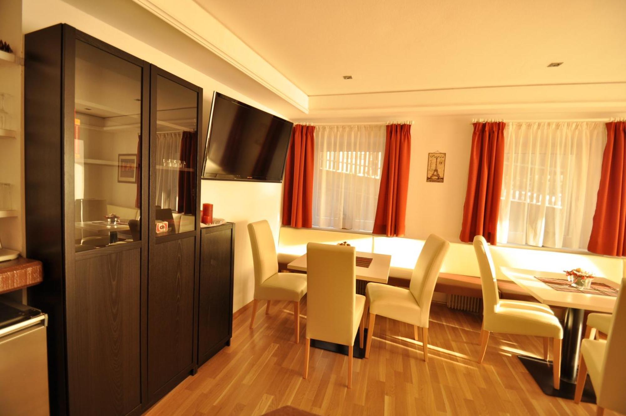 Lapis Monti - Apartments & Suites Burgusio Luaran gambar