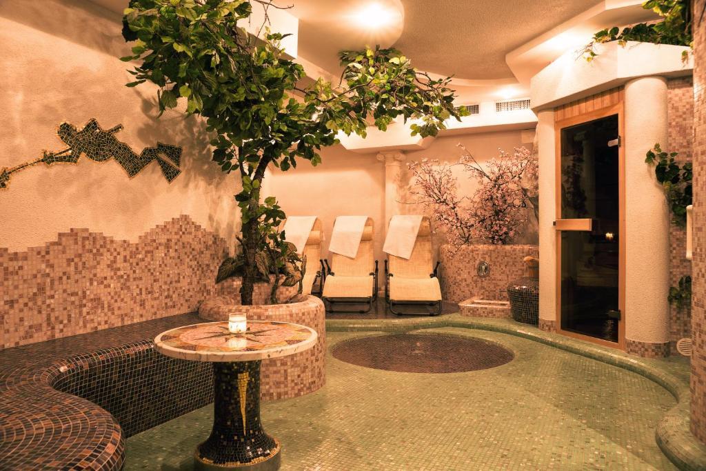 Lapis Monti - Apartments & Suites Burgusio Luaran gambar