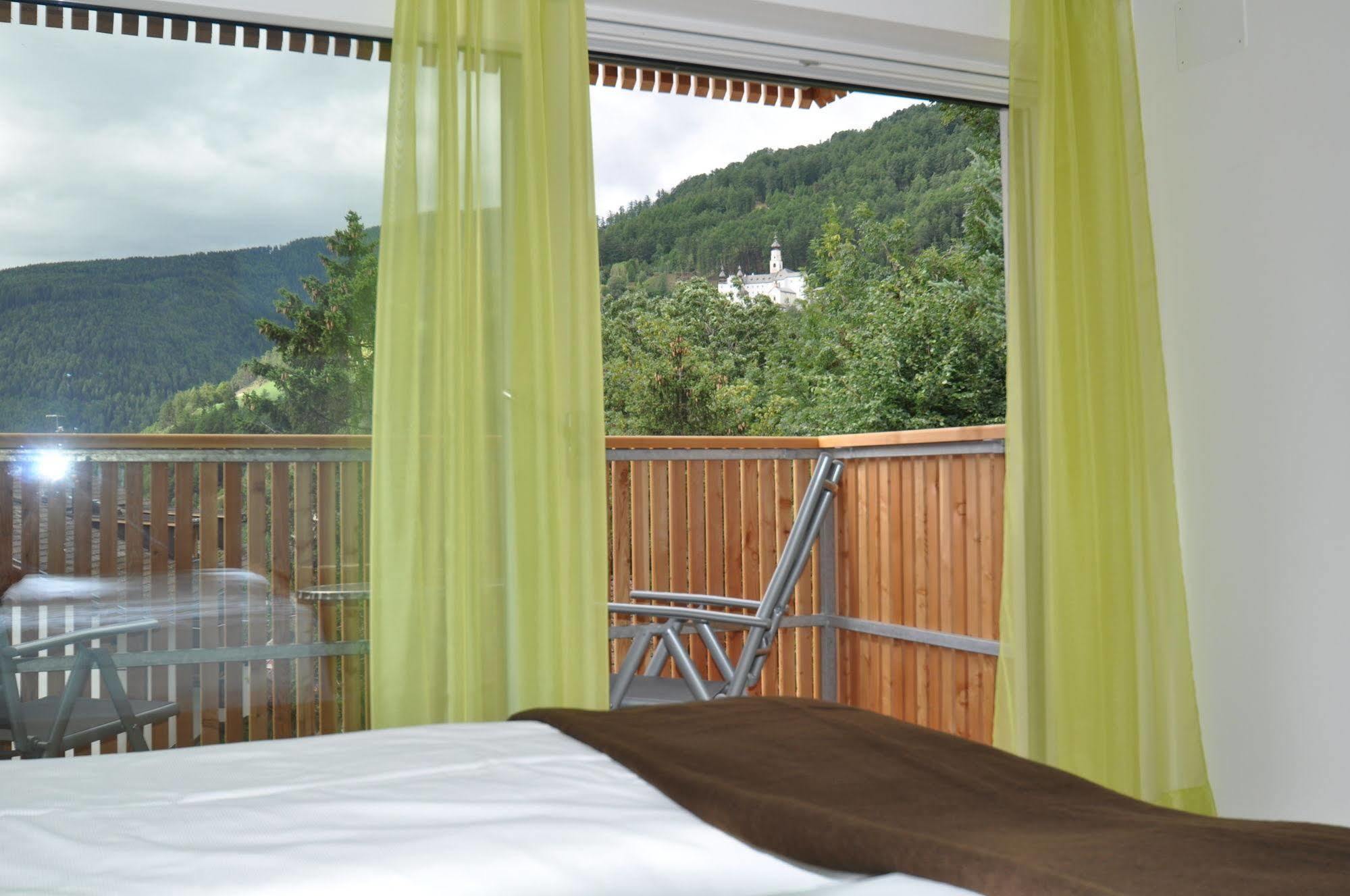 Lapis Monti - Apartments & Suites Burgusio Luaran gambar